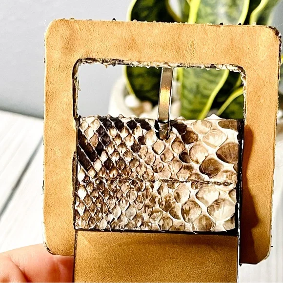 SOLD W. Kleinberg Women’s Python Belt w/ Covered Buckle | Size L - Picture 5 of 13